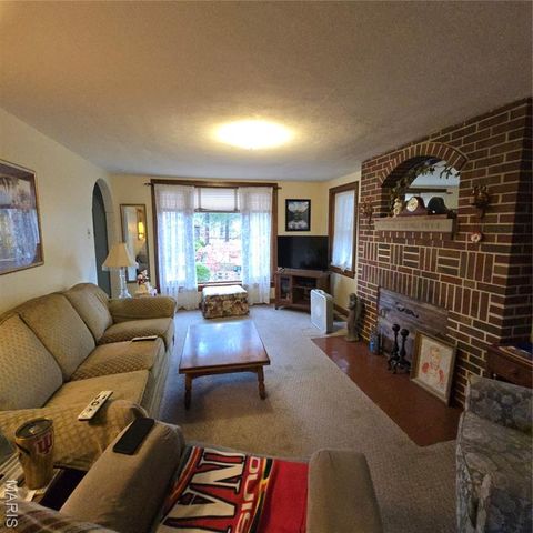 1833 Opeechee Beach Road, Pacific, MO 63069