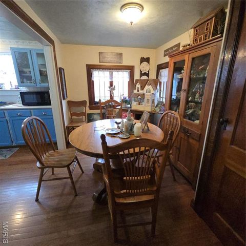 1833 Opeechee Beach Road, Pacific, MO 63069