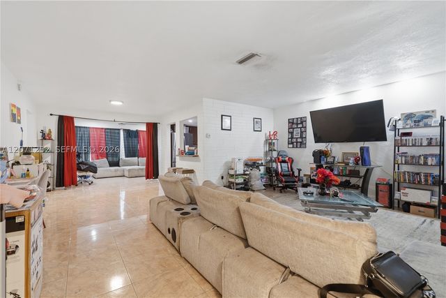 7636 Alhambra Blvd, Miramar, FL 33023
