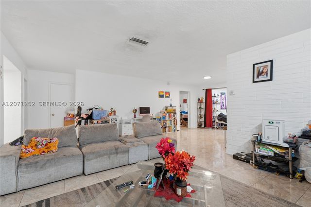 7636 Alhambra Blvd, Miramar, FL 33023