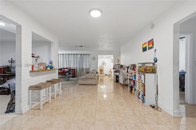 7636 Alhambra Blvd, Miramar, FL 33023