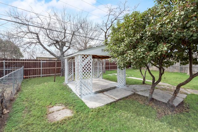 8033 Downe Drive, White Settlement, TX 76108