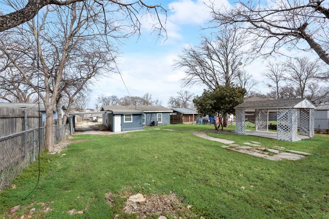 8033 Downe Drive, White Settlement, TX 76108