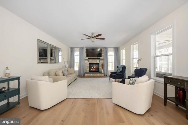 301 KINGDOM DR, Fredericksburg, VA 22406