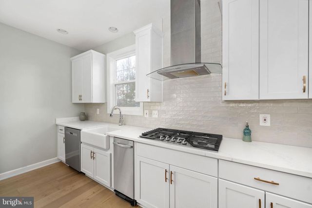 301 KINGDOM DR, Fredericksburg, VA 22406