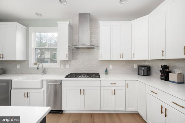 301 KINGDOM DR, Fredericksburg, VA 22406