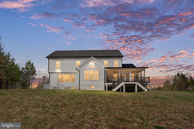 301 KINGDOM DR, Fredericksburg, VA 22406