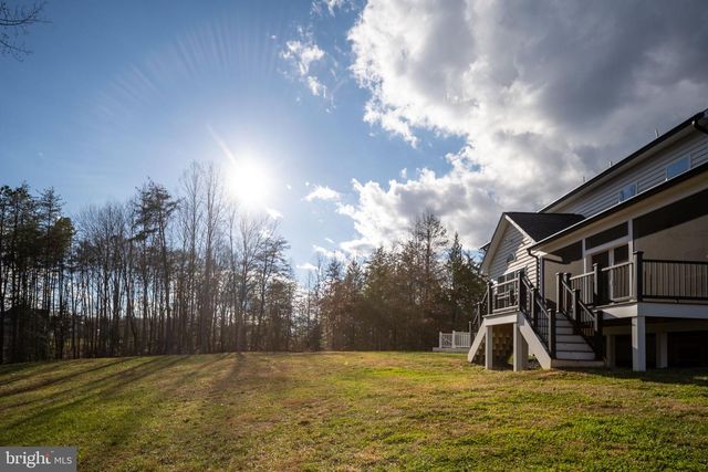 301 KINGDOM DR, Fredericksburg, VA 22406