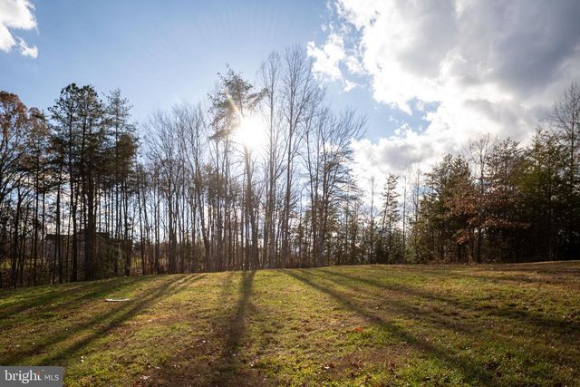 301 KINGDOM DR, Fredericksburg, VA 22406