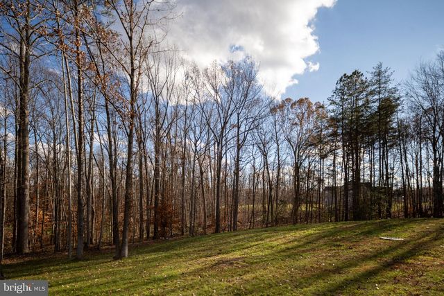 301 KINGDOM DR, Fredericksburg, VA 22406