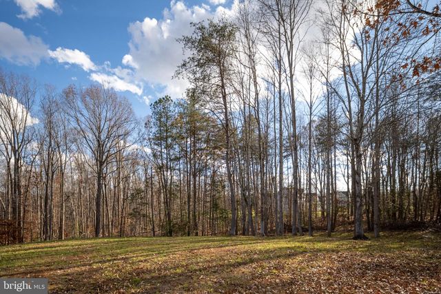 301 KINGDOM DR, Fredericksburg, VA 22406