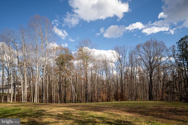 301 KINGDOM DR, Fredericksburg, VA 22406