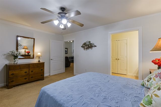819 Earhart Avenue, Grand Prairie, TX 75051