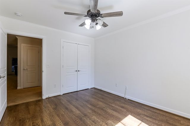 819 Earhart Avenue, Grand Prairie, TX 75051