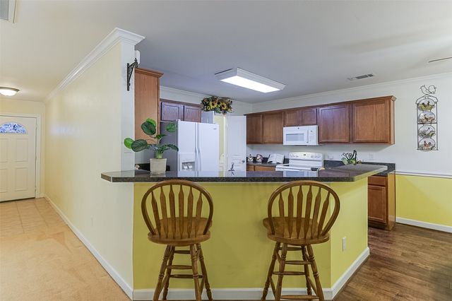 819 Earhart Avenue, Grand Prairie, TX 75051