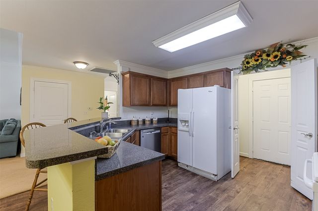 819 Earhart Avenue, Grand Prairie, TX 75051