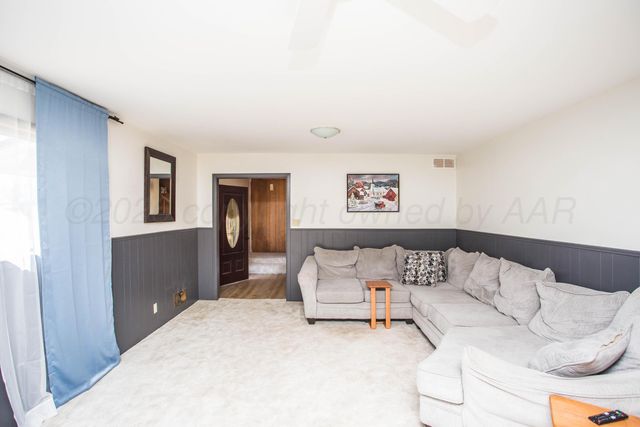 73 Houston Road, Tulia, TX 79088