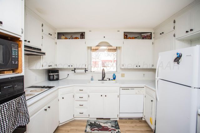 73 Houston Road, Tulia, TX 79088