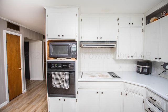 73 Houston Road, Tulia, TX 79088