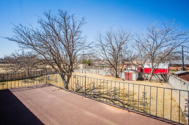 73 Houston Road, Tulia, TX 79088