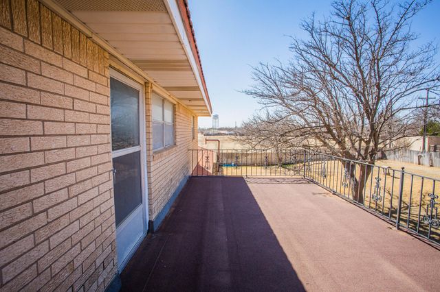 73 Houston Road, Tulia, TX 79088