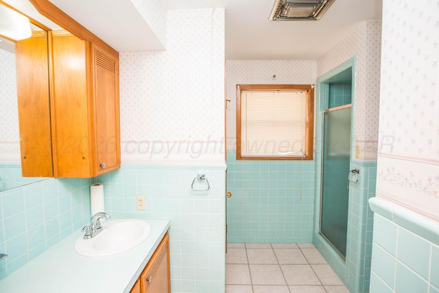 73 Houston Road, Tulia, TX 79088