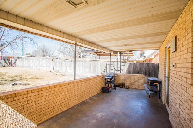 73 Houston Road, Tulia, TX 79088