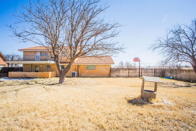 73 Houston Road, Tulia, TX 79088