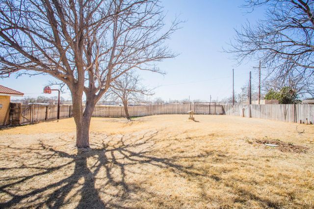 73 Houston Road, Tulia, TX 79088