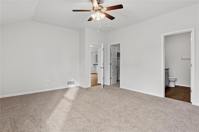 452 Rock Creek Drive, Tonganoxie, KS 66086