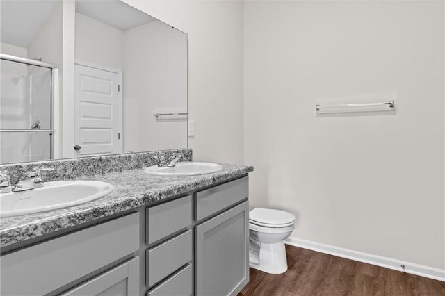 452 Rock Creek Drive, Tonganoxie, KS 66086