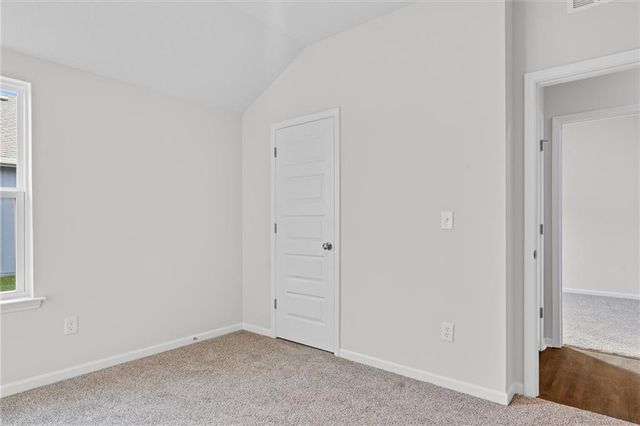 452 Rock Creek Drive, Tonganoxie, KS 66086