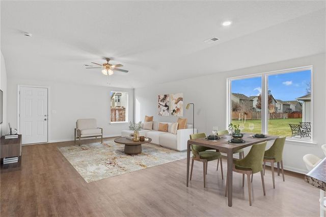 452 Rock Creek Drive, Tonganoxie, KS 66086