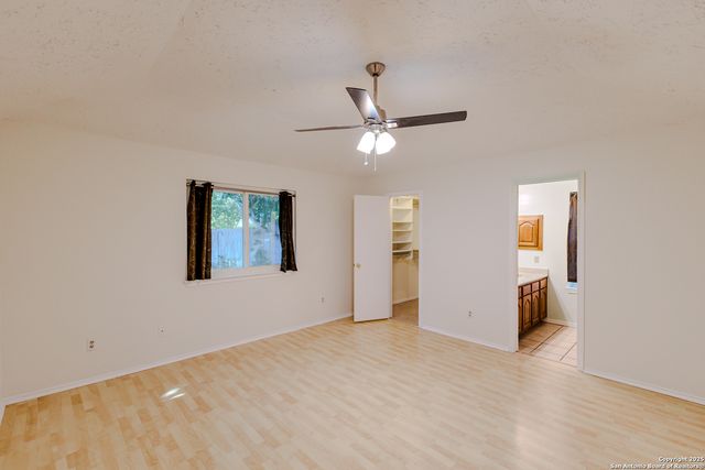 6303 Welles Glenn Cir, San Antonio, TX 78240