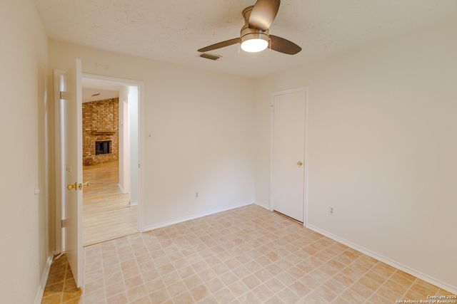 6303 Welles Glenn Cir, San Antonio, TX 78240