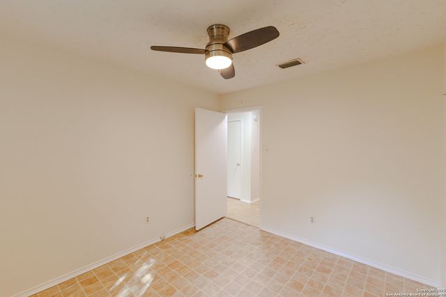 6303 Welles Glenn Cir, San Antonio, TX 78240