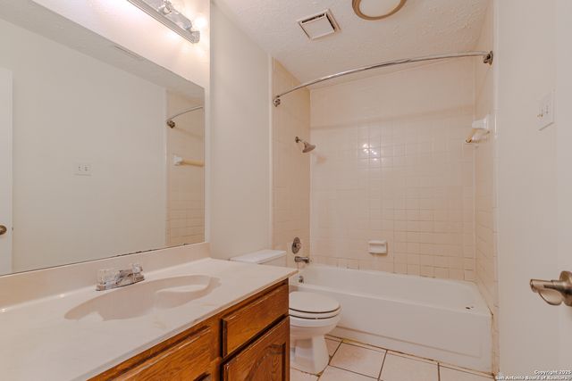 6303 Welles Glenn Cir, San Antonio, TX 78240