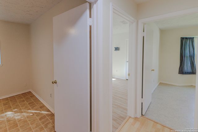6303 Welles Glenn Cir, San Antonio, TX 78240