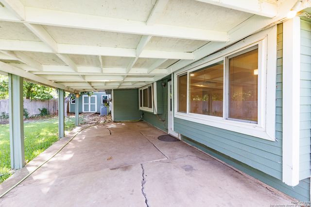 6303 Welles Glenn Cir, San Antonio, TX 78240