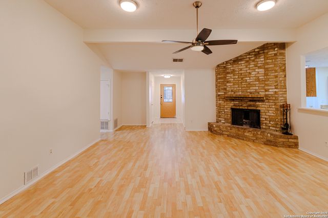 6303 Welles Glenn Cir, San Antonio, TX 78240