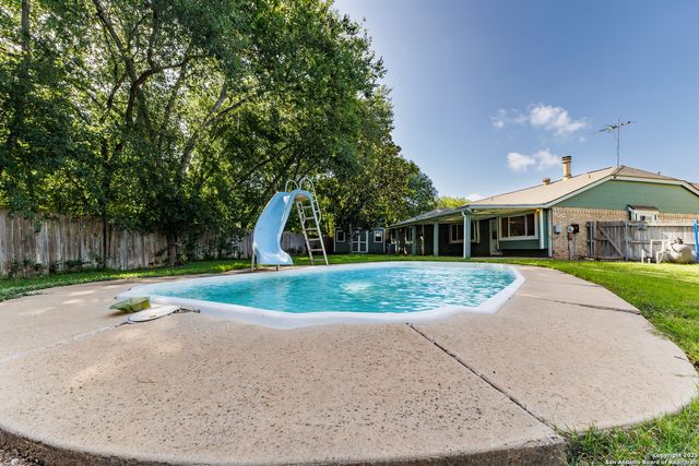 6303 Welles Glenn Cir, San Antonio, TX 78240