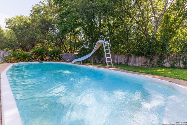 6303 Welles Glenn Cir, San Antonio, TX 78240
