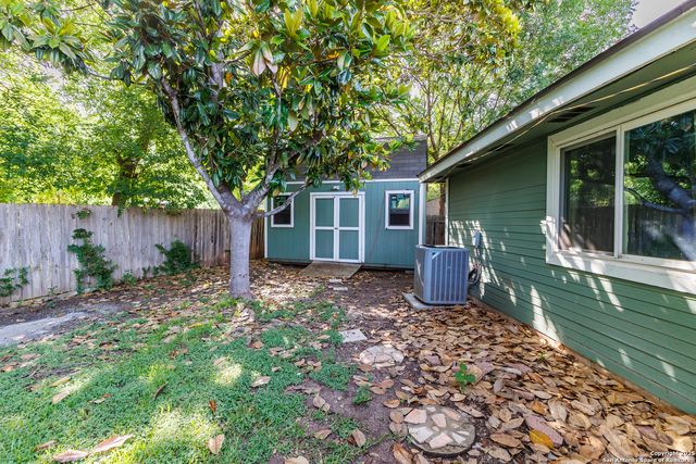 6303 Welles Glenn Cir, San Antonio, TX 78240