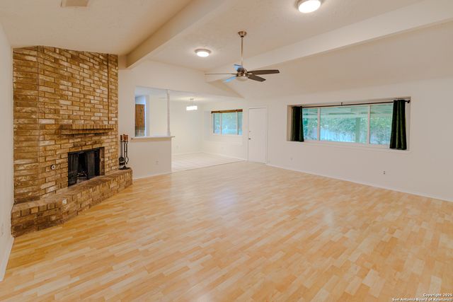 6303 Welles Glenn Cir, San Antonio, TX 78240