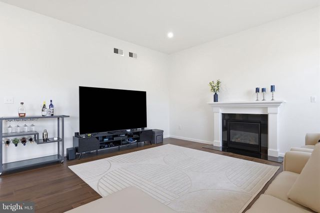 113 CAMERON LN, Lititz, PA 17543