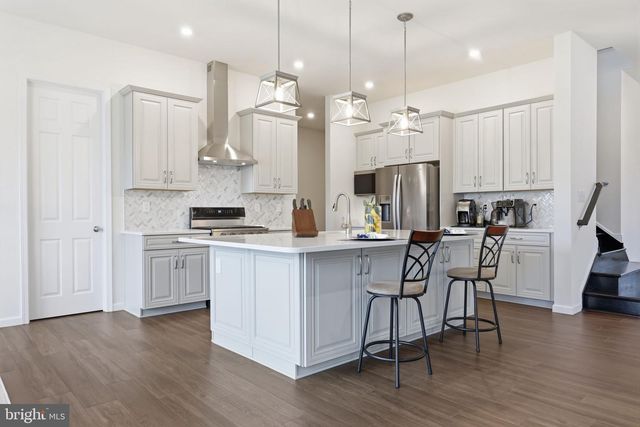 113 CAMERON LN, Lititz, PA 17543