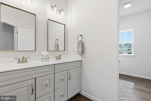113 CAMERON LN, Lititz, PA 17543