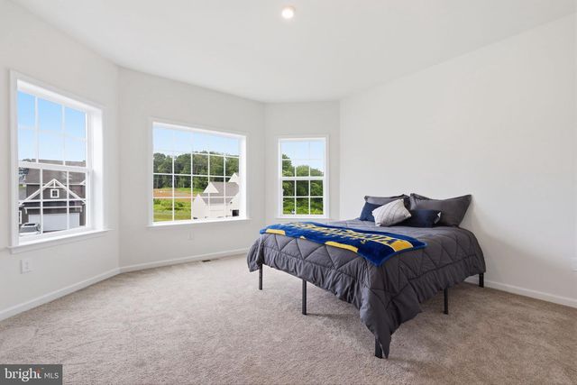 113 CAMERON LN, Lititz, PA 17543