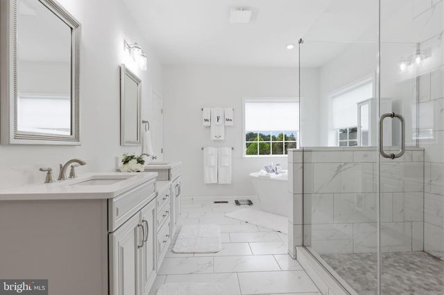 113 CAMERON LN, Lititz, PA 17543