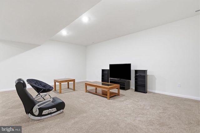 113 CAMERON LN, Lititz, PA 17543